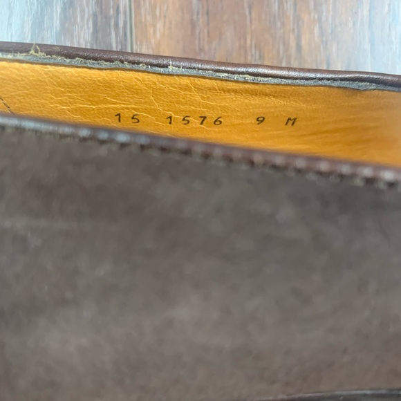 BROWN JOHNSON & MURPHY SLIP-ONS - Picture 5 of 5